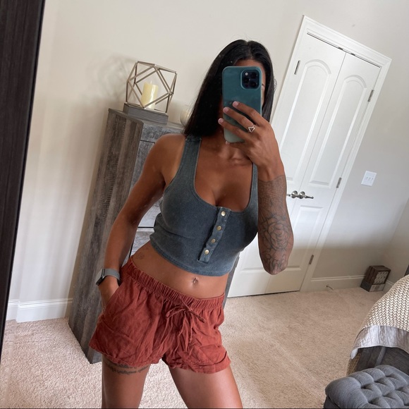 Rust Linen Shorts - Picture 4 of 7